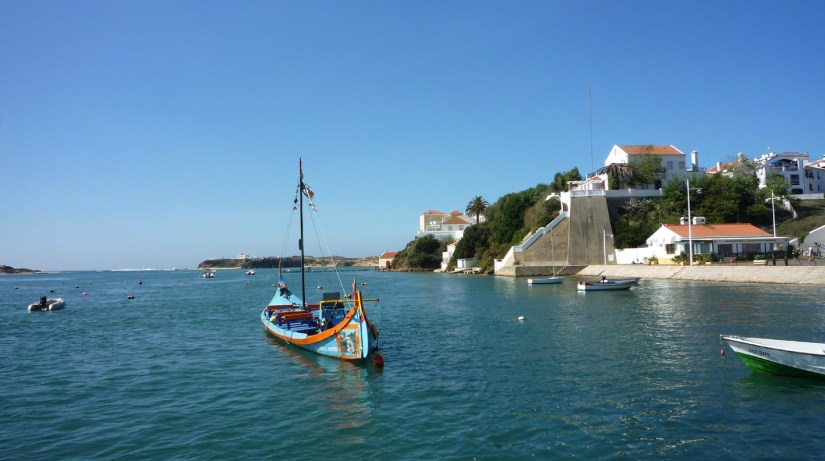 The mouth of the Rio Mira as it meets the Atlantic at Vila Nova de Milfontes