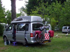 Juicy bikes on a tow ball hitch